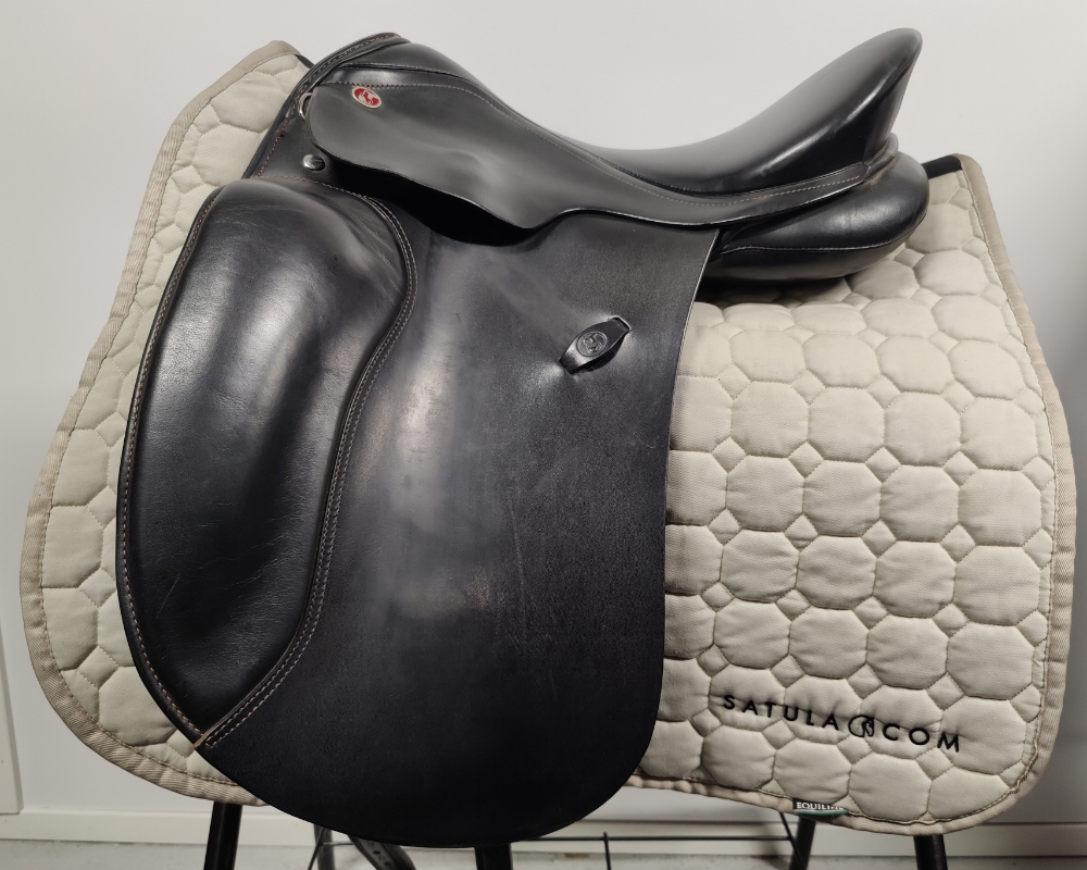 Käytetty satula Hippos Maximus S